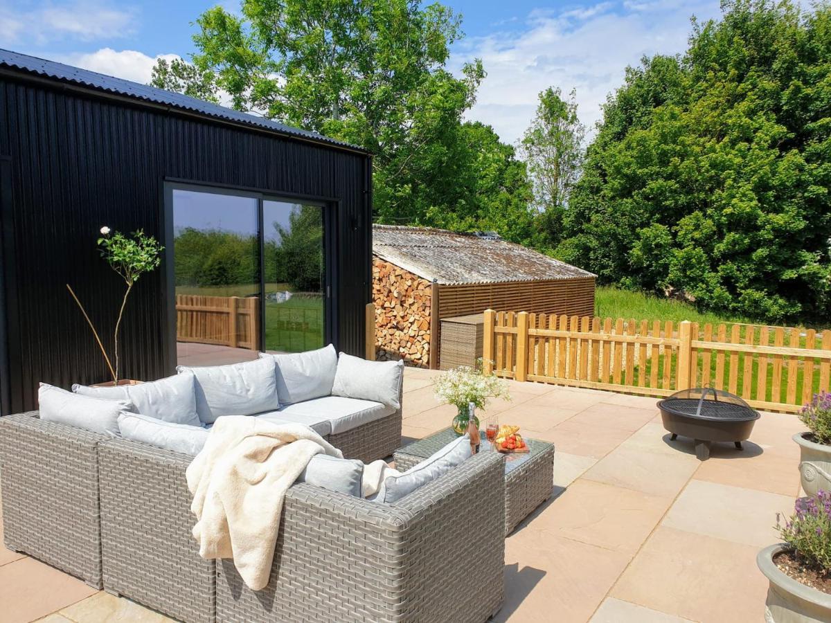 Finest Retreats - Blackbarn Wood Balsham Exterior photo